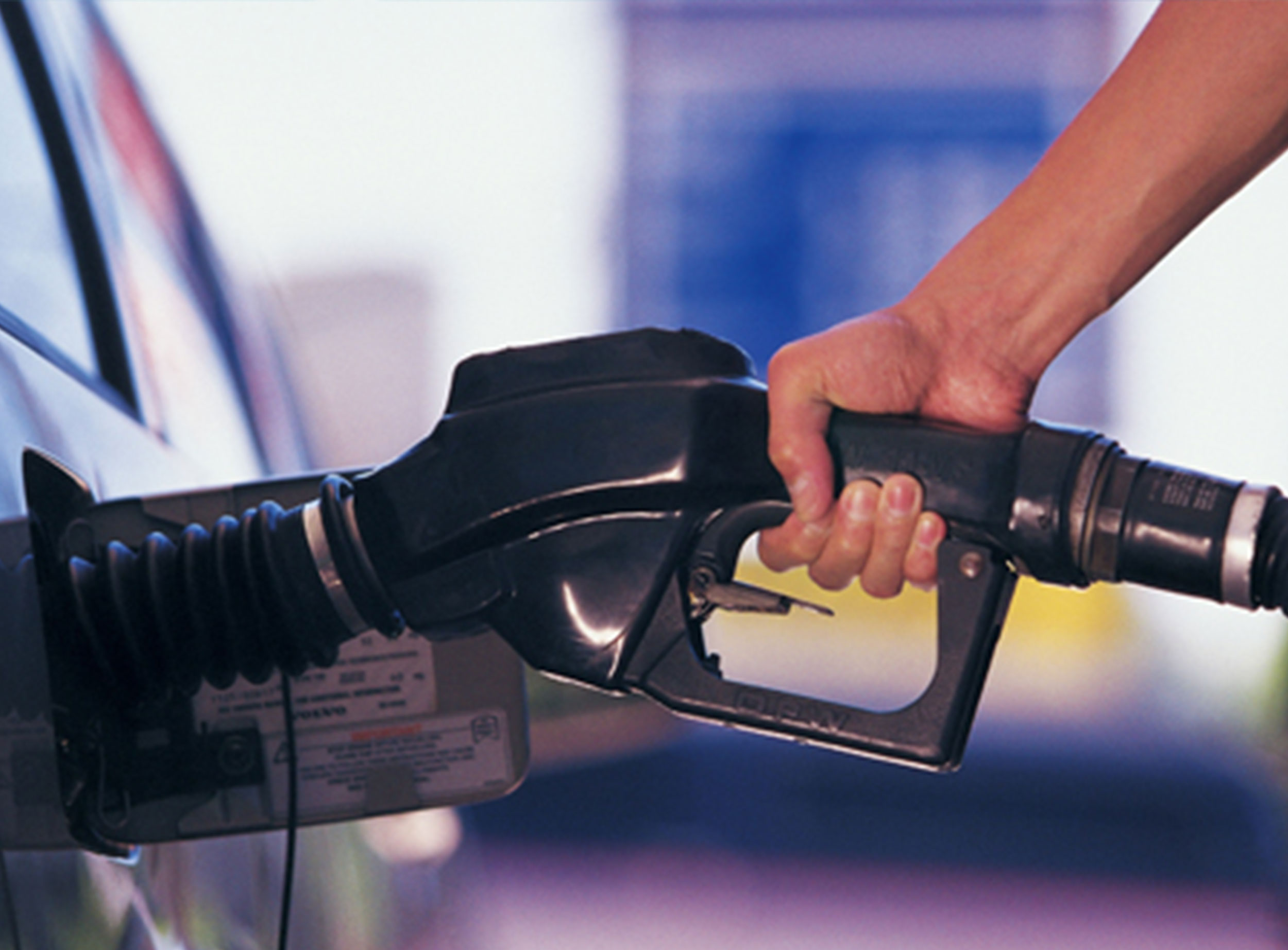 man-pumping-gas